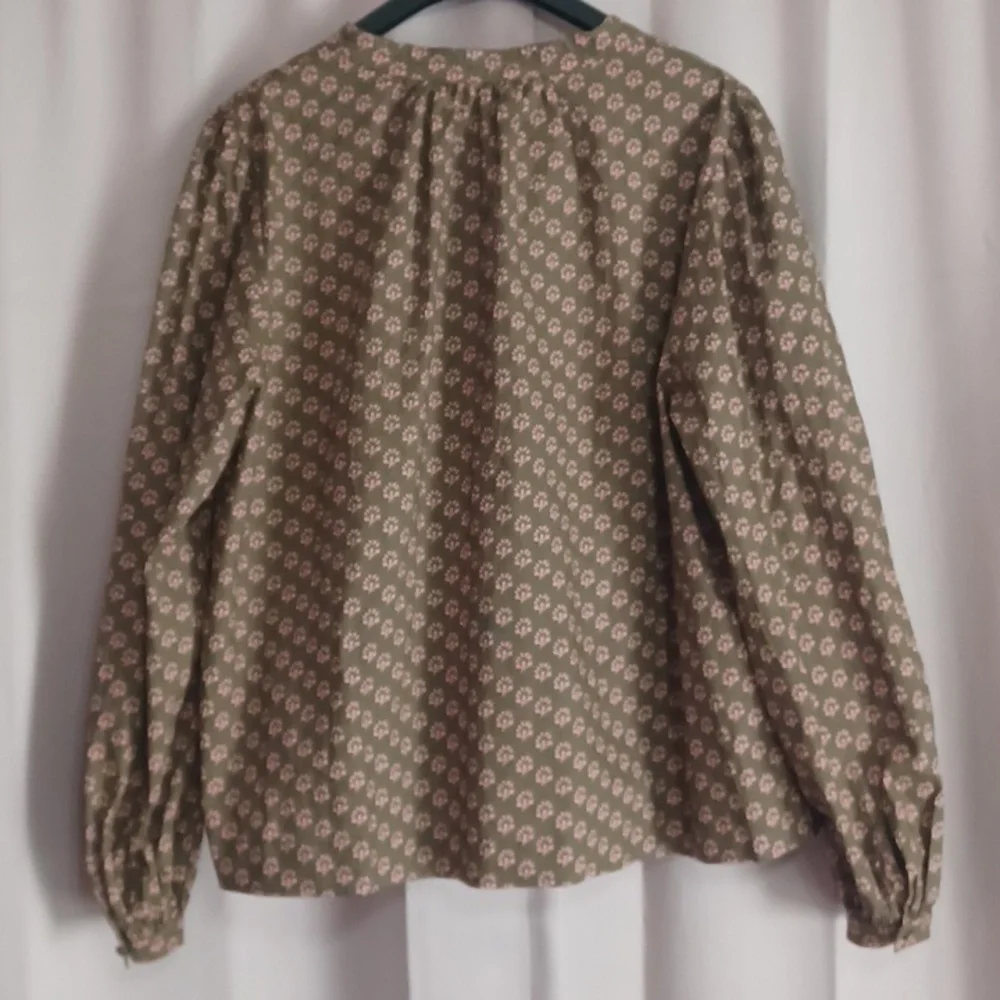 Avara Olive Green Pink Floral Long Balloon Sleeve Top, Split Neck Button Placket